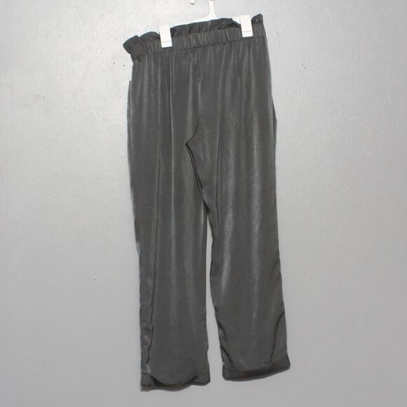 Lulu’s satin gray green paper bag elastic waist cuffed pants - Picture 2 of 9